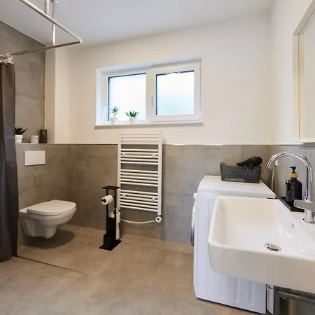 Homeme 2 I Zentral I Netflix I Kueche I Parkplatz I Kliniknah Apartamento