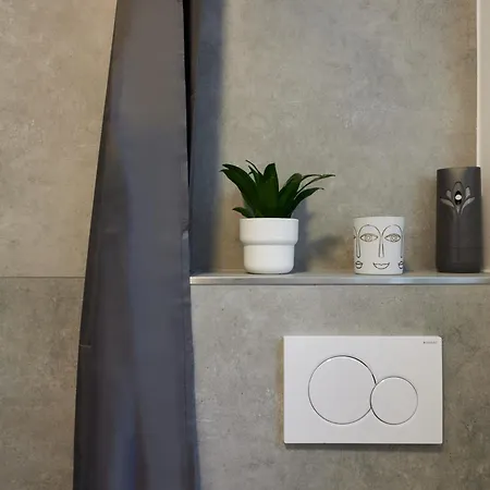 Homeme 2 I Zentral I Netflix I Küche I Parkplatz I Kliniknah Apartament *